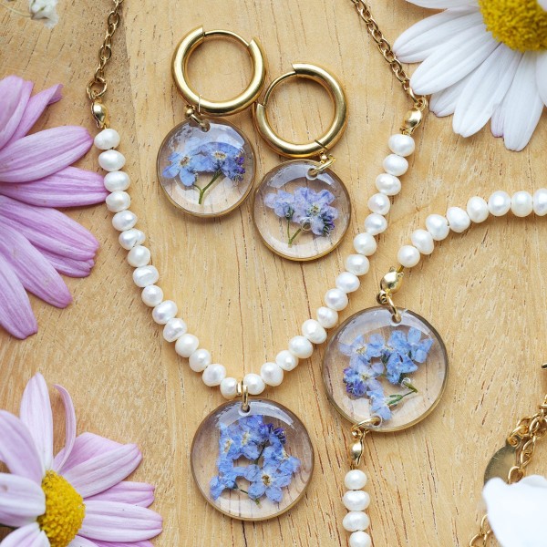 Set with forget-me-not and pearls