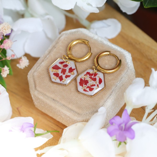 Earrings with tulip petals and gold