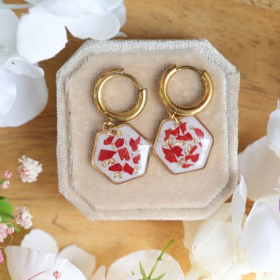 Earrings with tulip petals and gold