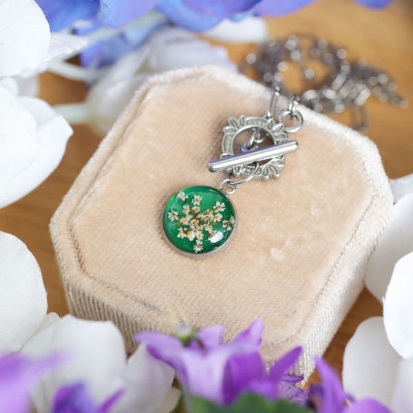 Wild carrot flower necklace