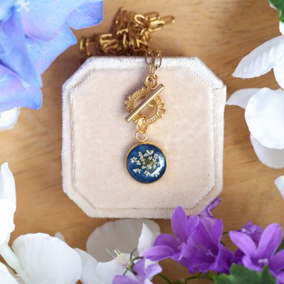 Wild carrot flower necklace