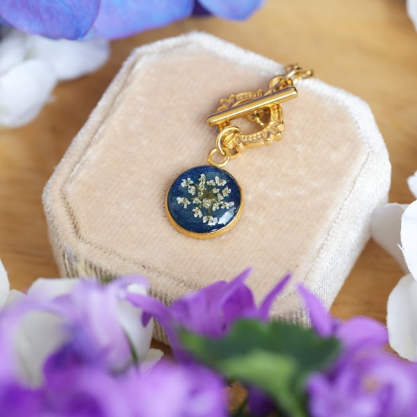 Wild carrot flower necklace