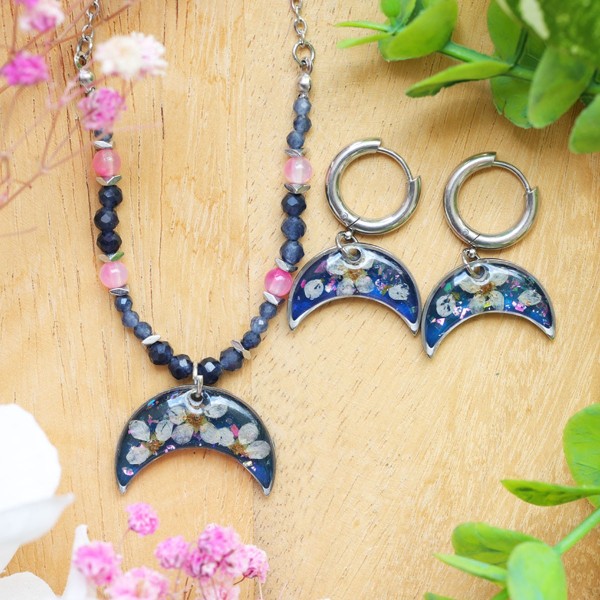 Lunula jewelry set with spirea