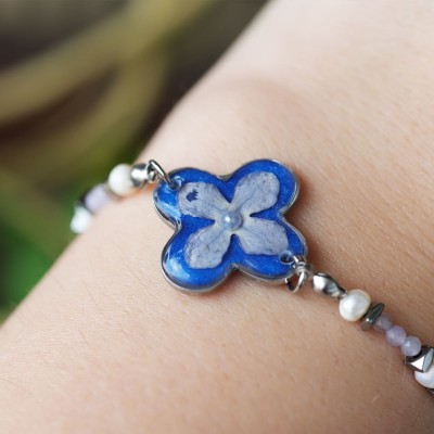 Clover bracelet with lilac and pearls