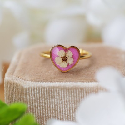 Heart ring with spirea