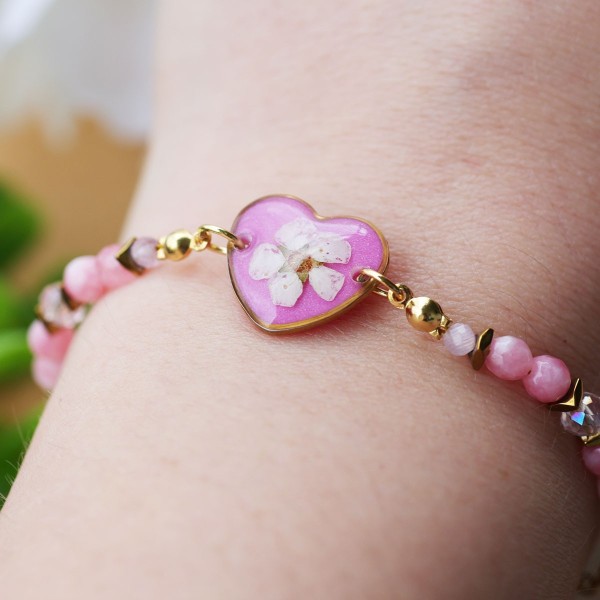 Heart bracelet with spirea