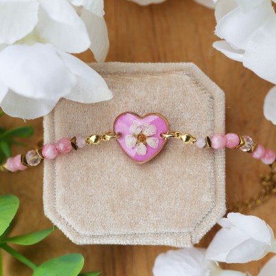 Heart bracelet with spirea
