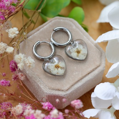 Heart earrings with spirea