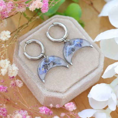 Lunula earrings with forget-me-nots