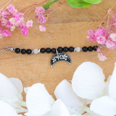 Lunula bracelet with forget-me-nots