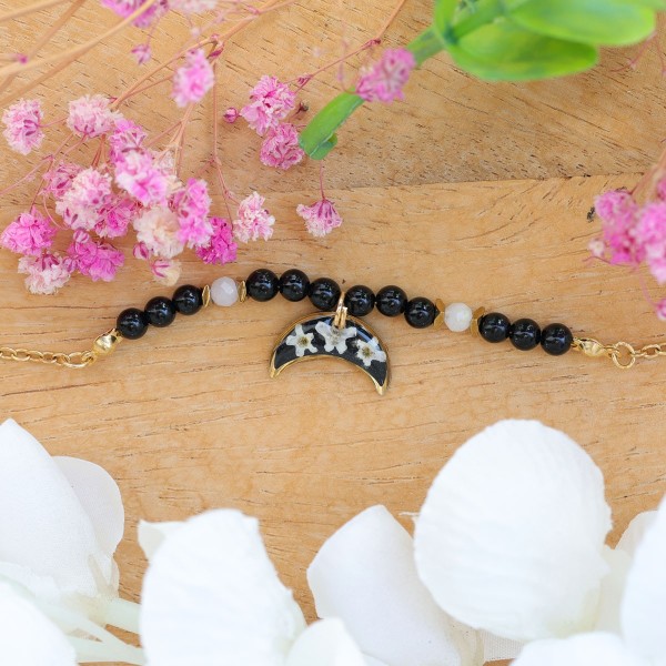 Lunula bracelet with forget-me-nots
