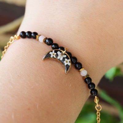 Lunula bracelet with forget-me-nots