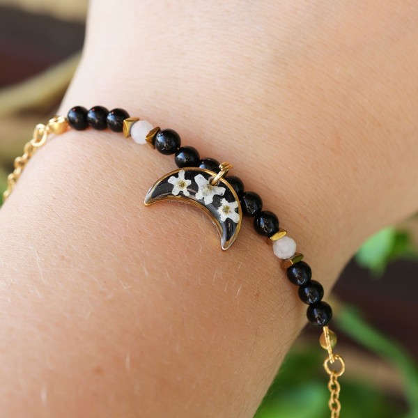 Lunula bracelet with forget-me-nots