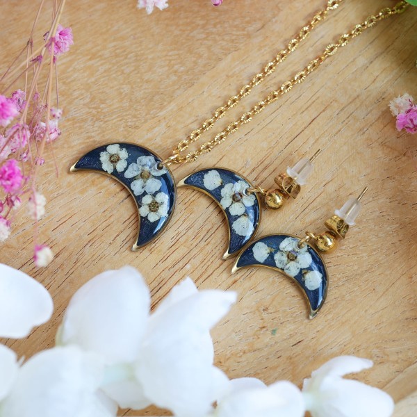 Classic jewelry set lunula with spirea