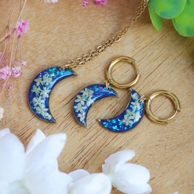 Classic moon jewelry set with elderberry flowers