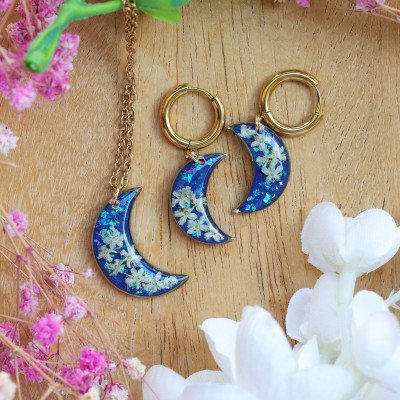 Classic moon jewelry set with elderberry flowers
