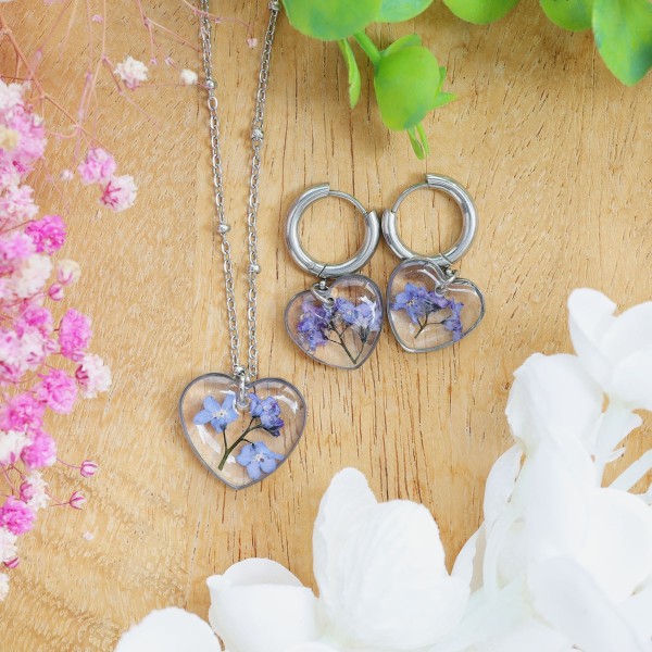 Classic heart jewelry set with forget-me-not