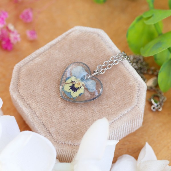 Classic pansy necklace