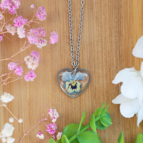 Classic pansy necklace