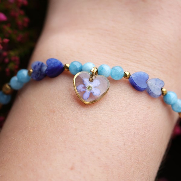 Heart bracelet with forget-me-not