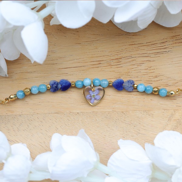 Heart bracelet with forget-me-not
