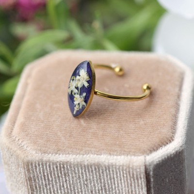 Classic ring with elderberry flowers