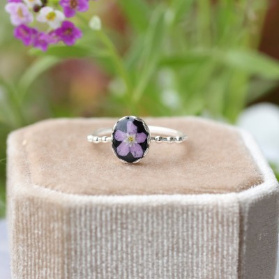 Ornamental ring with forget-me-not