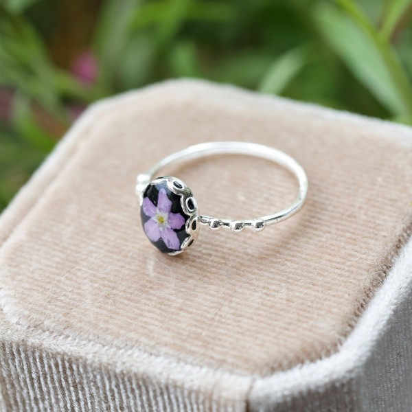 Ornamental ring with forget-me-not