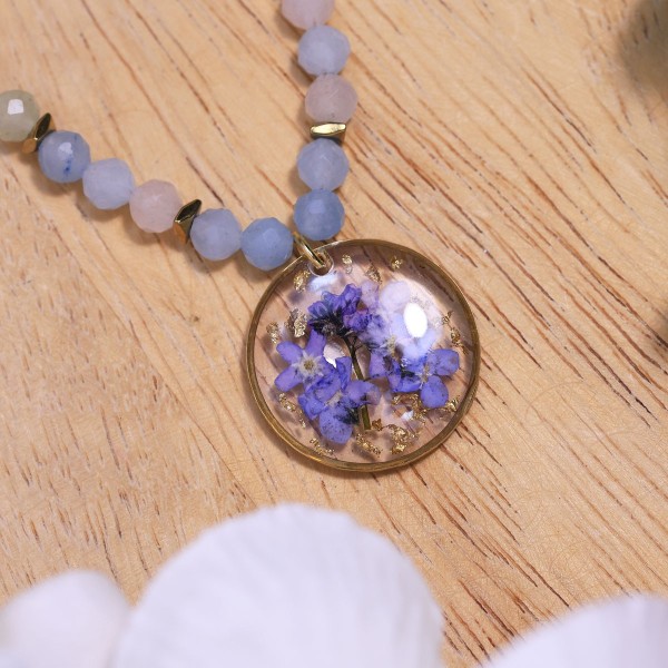 Necklace with forget-me-not