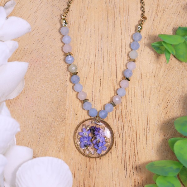Necklace with forget-me-not