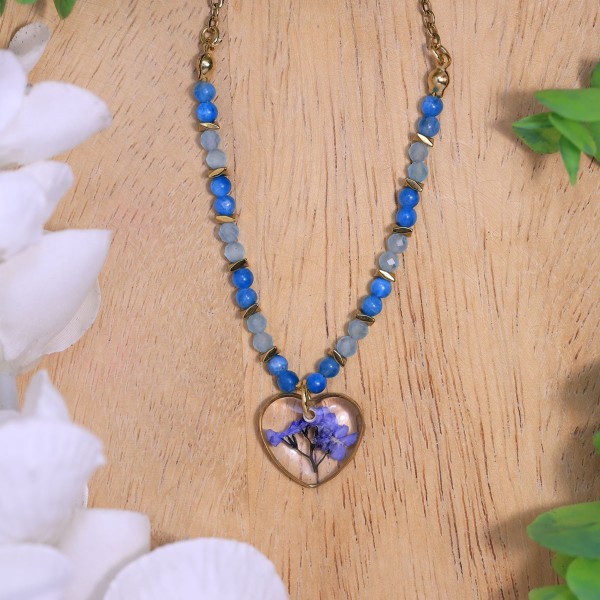 Heart necklace with forget-me-not