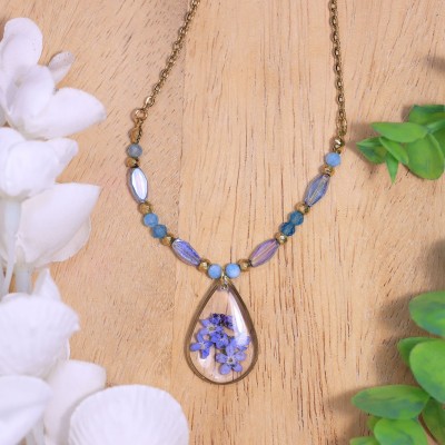 Necklace with forget-me-not