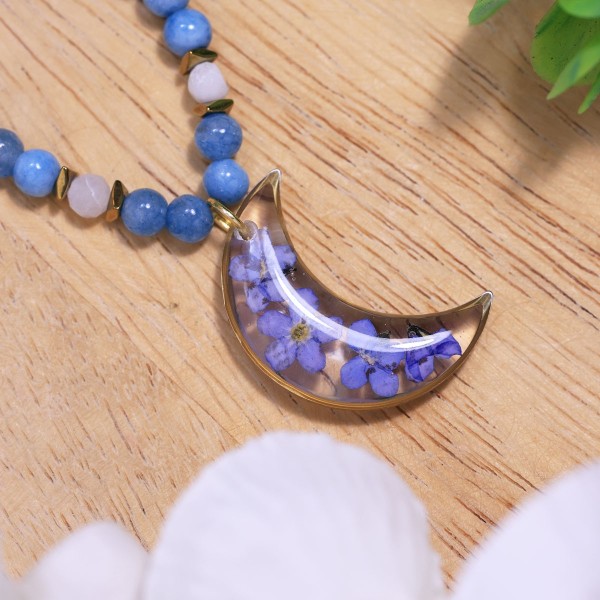 Moon necklace with forget-me-not