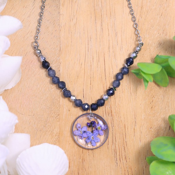 Necklace with forget-me-not