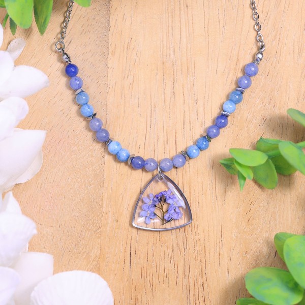 Necklace with forget-me-not