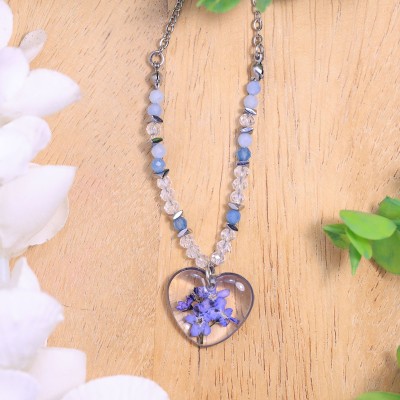 Heart necklace with forget-me-not