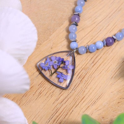 Necklace with forget-me-not