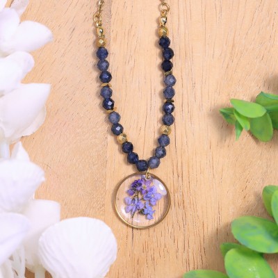Necklace with forget-me-not