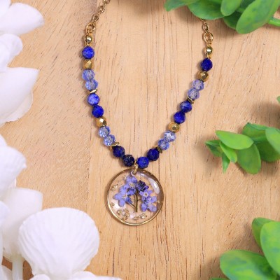 Necklace with forget-me-not