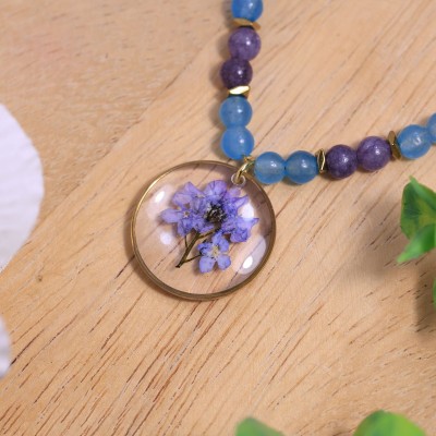 Necklace with forget-me-not