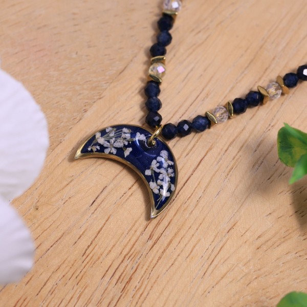 Lunula necklace with wild carrot flower