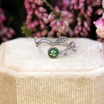 Wild carrot flower twig ring