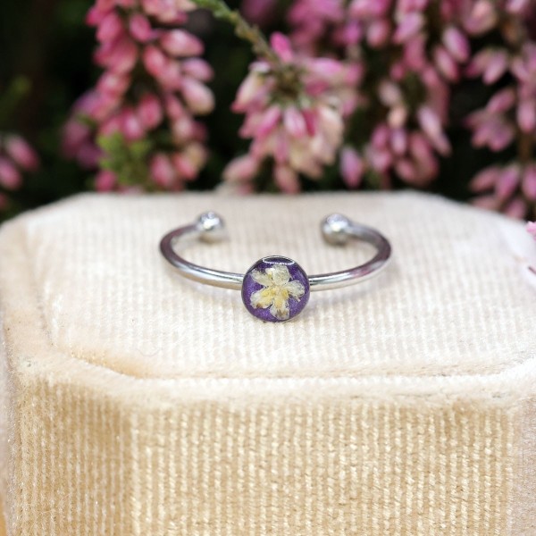 Classic ring with elderberry flower