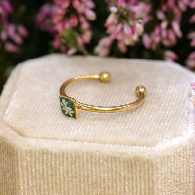 Wild carrot flower ring