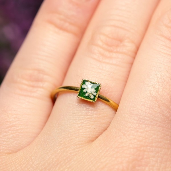 Wild carrot flower ring