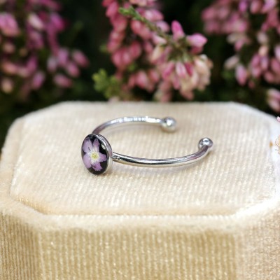 Classic ring with forget-me-not