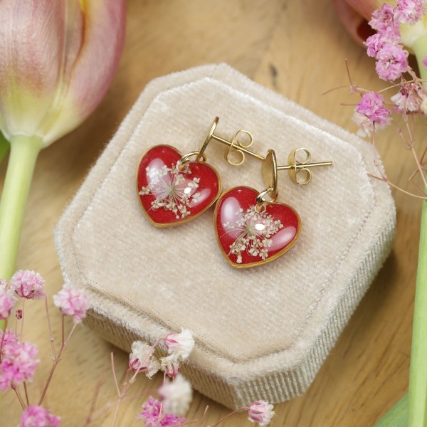 Close to the Heart - Valentine's Day Collection. Heart-shaped earrings with wild carrot flower