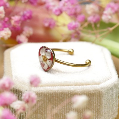 Close to the Heart - Valentine's Day Collection. Heart ring with spirea