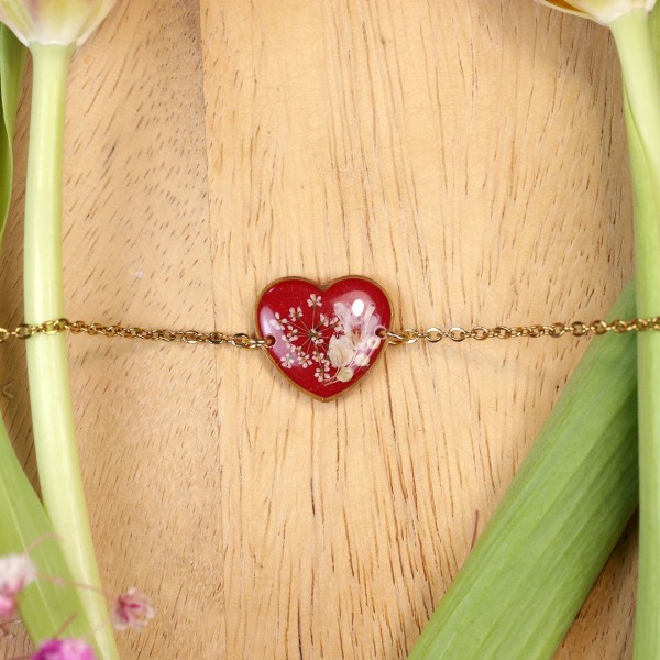 Close to the Heart - Valentine's Day Collection. Heart bracelet with wildflowers