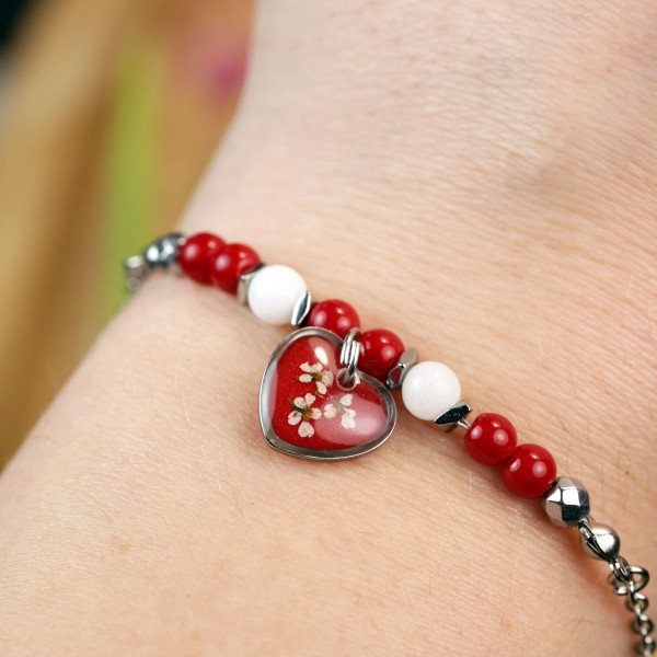 Close to the Heart - Valentine's Day Collection. Heart Bracelet with Wild Carrot Flowers